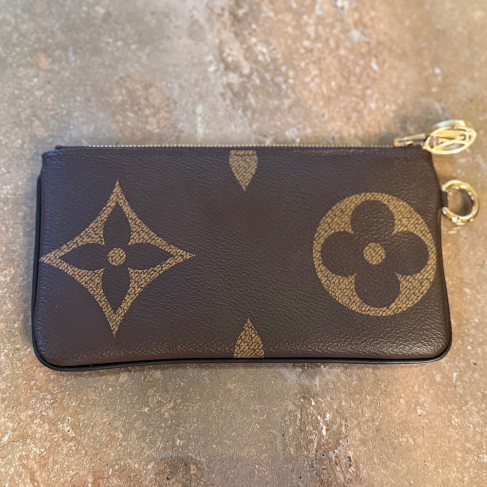 Louis Vuitton Trio Pouch - Picture 3 of 16